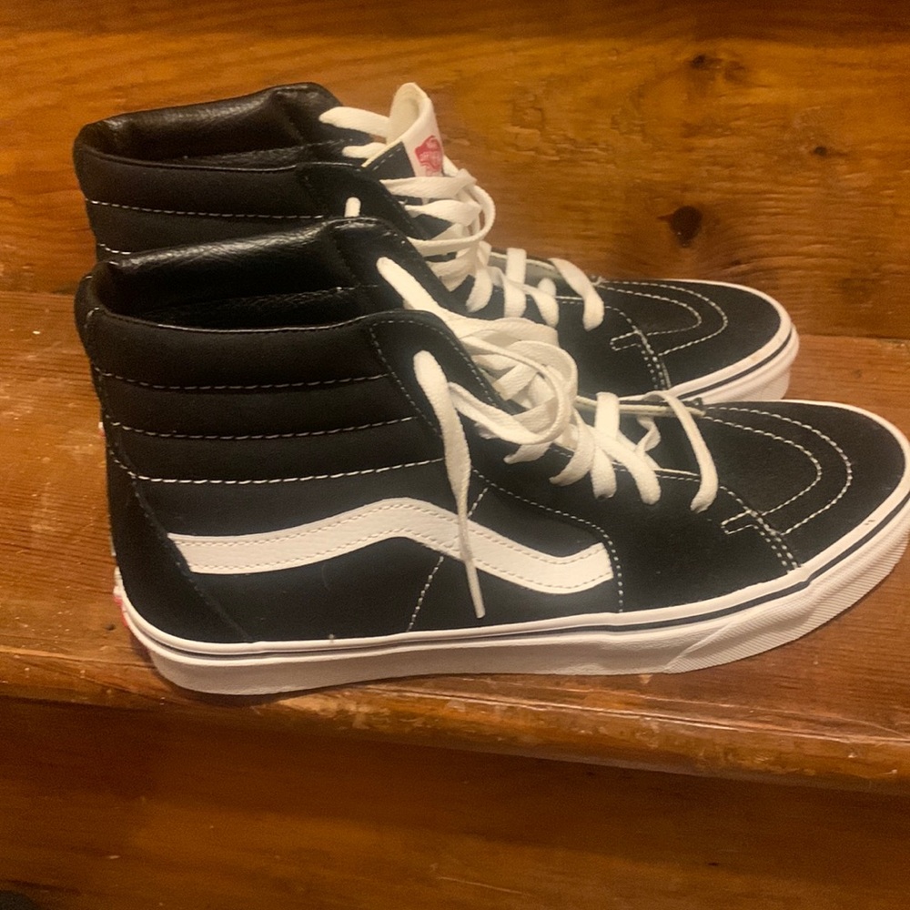 New Men’s 9.5 vans